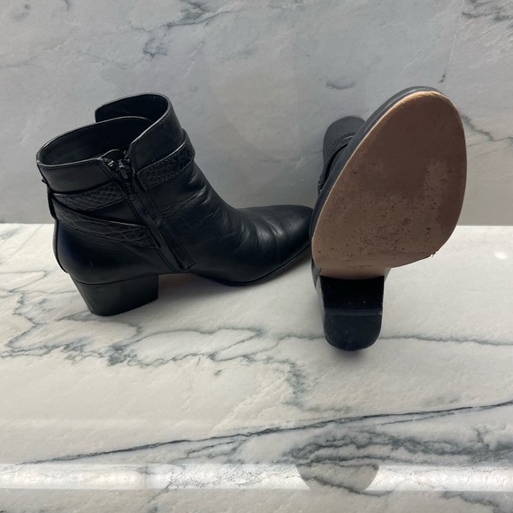New Coach Women’s Black Booties in size 6.5 B Perfect Condition - Picture 2 of 5